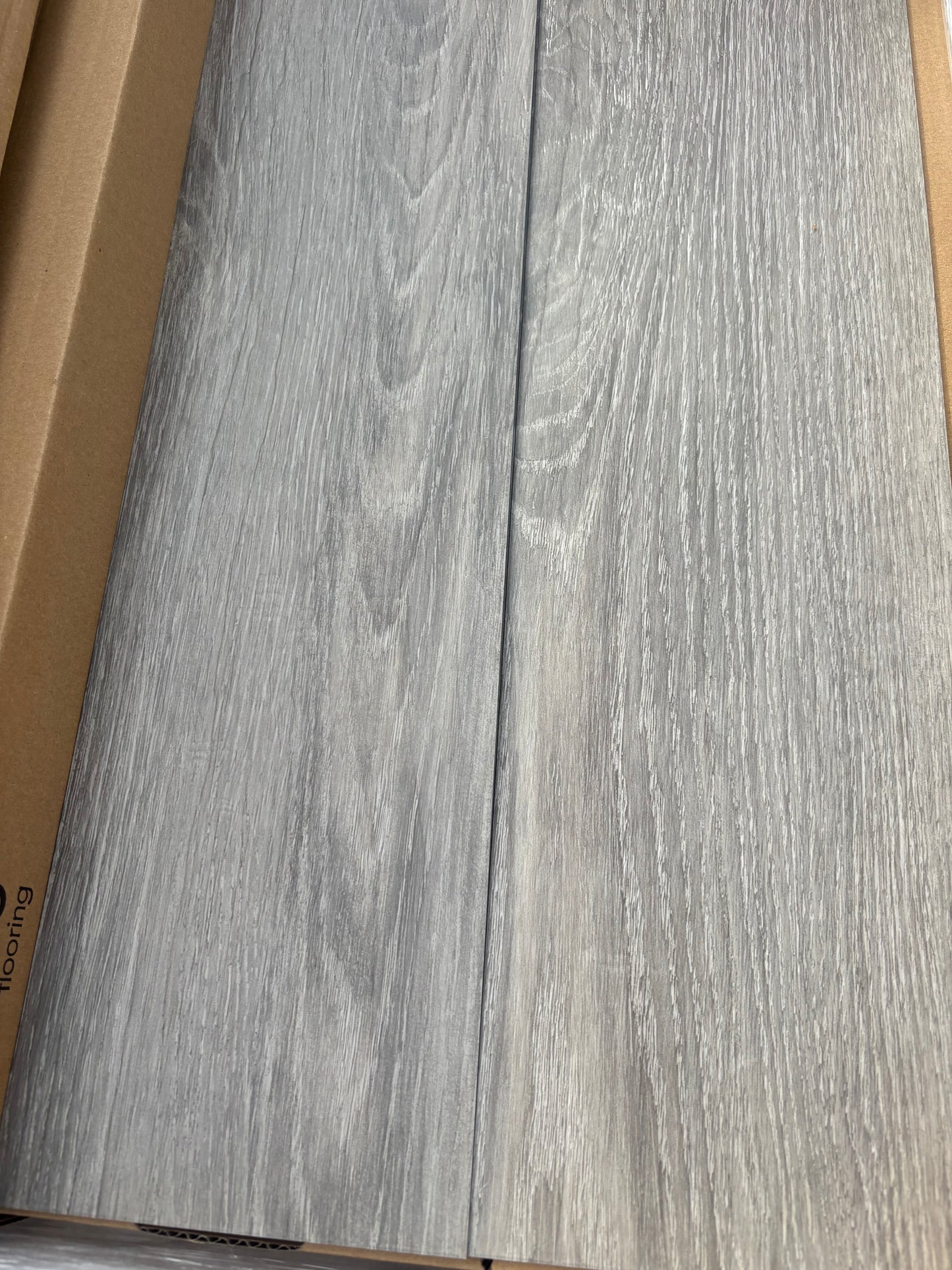 Luxury Amtico Kalmar Oak LVT Flooring RRP £64 Per SQM