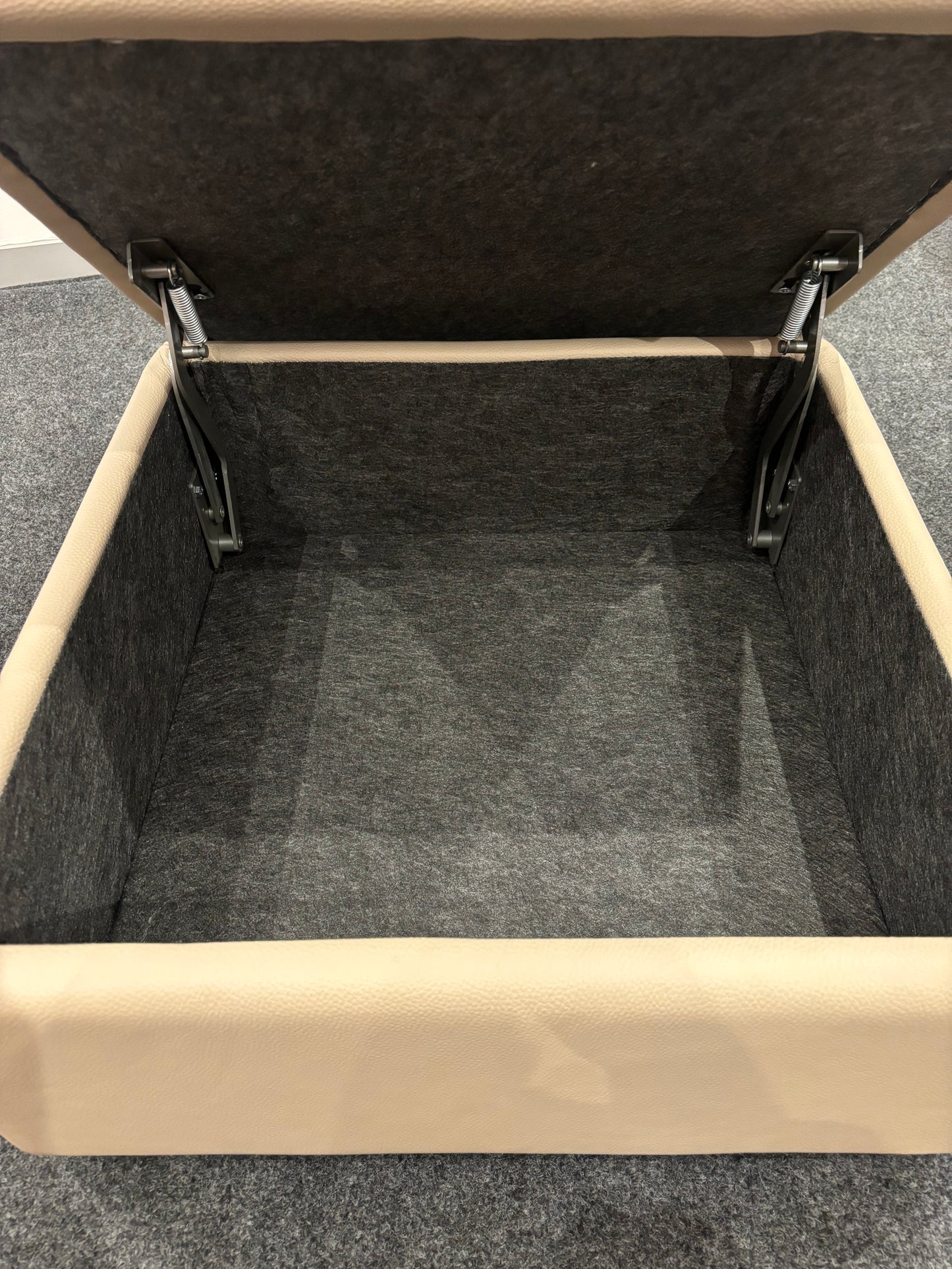Brand New Nicoletti Home Davide Storage Footstool Real Italian Leather RRP £495