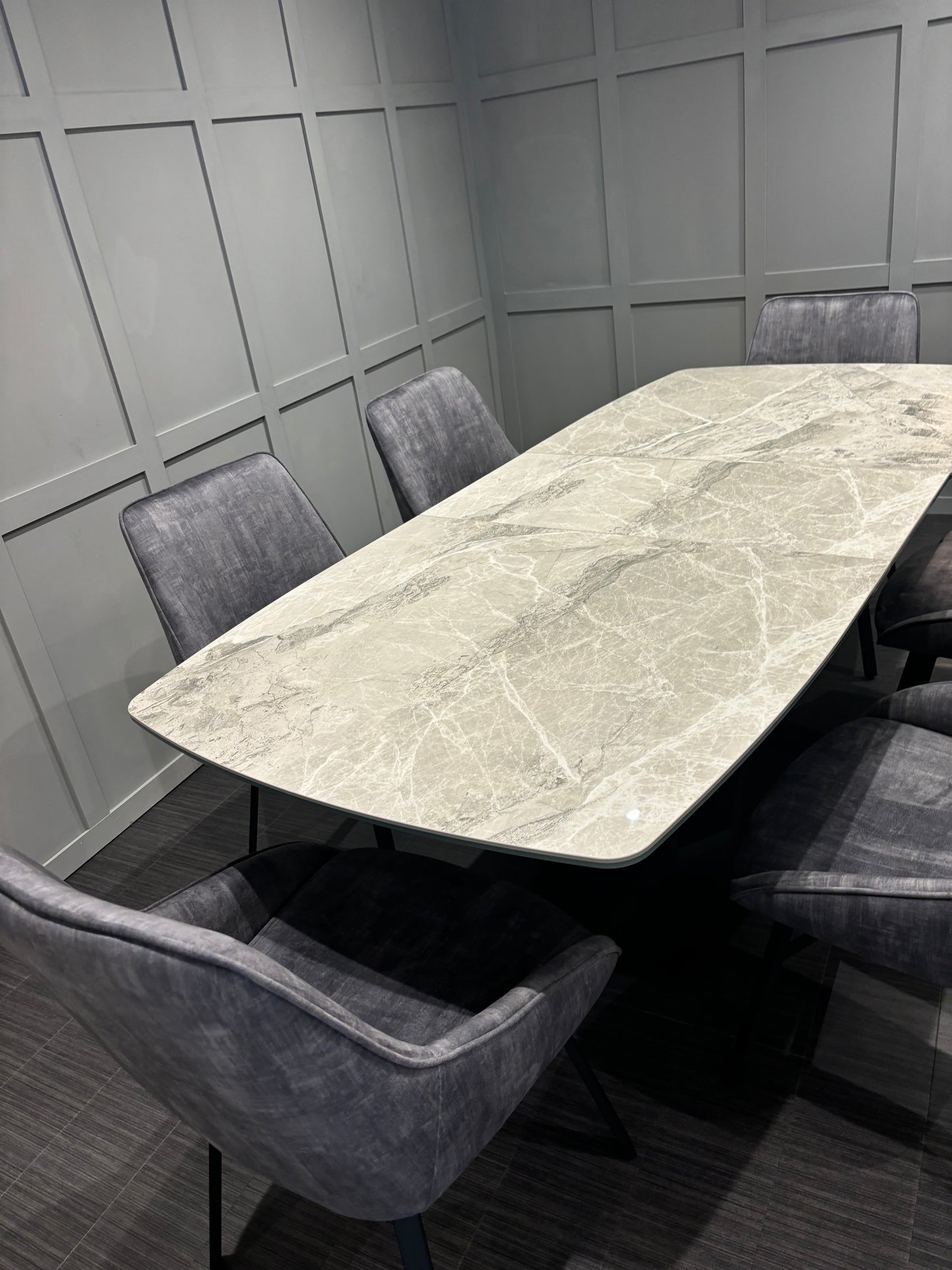 A Large High Street Branded Extendable Dining Table & Six Swivel Chairs RRP £2400