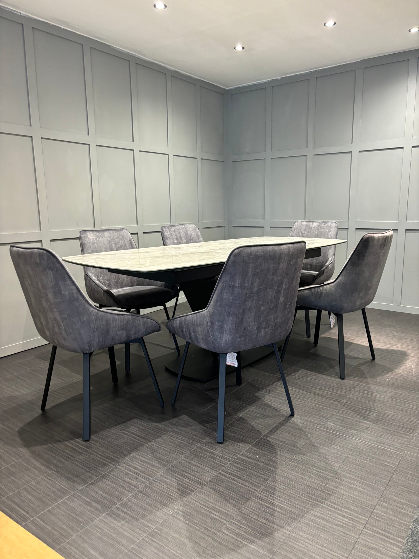 A Large High Street Branded Extendable Dining Table & Six Swivel Chairs RRP £2400