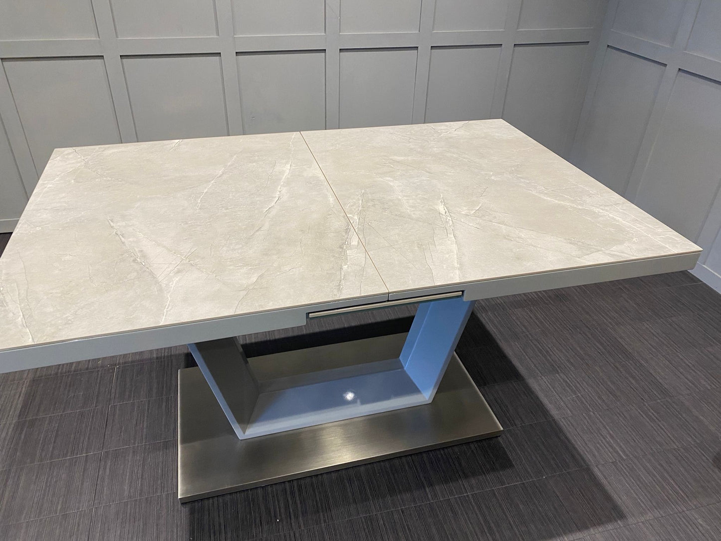 Major High Street Brand Ceramic Extendable Dining Table & Six Chairs RRP £2099
