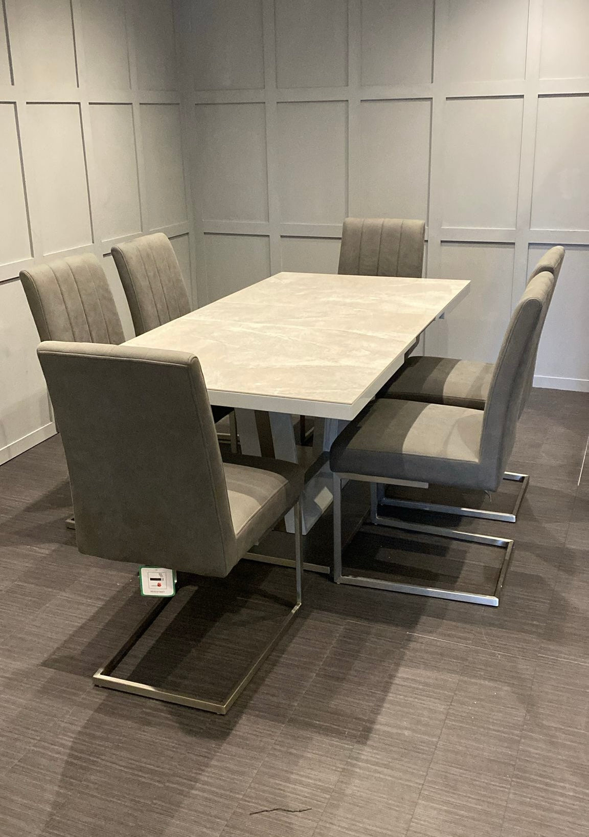 Major High Street Brand Ceramic Extendable Dining Table & Six Chairs RRP £2099