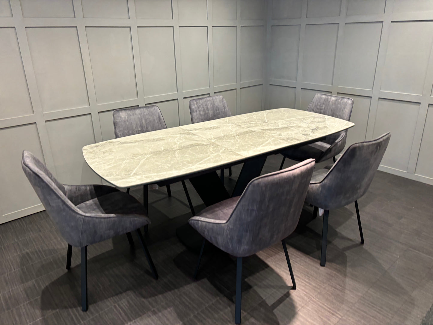 A Large High Street Branded Extendable Dining Table & Six Swivel Chairs RRP £2400